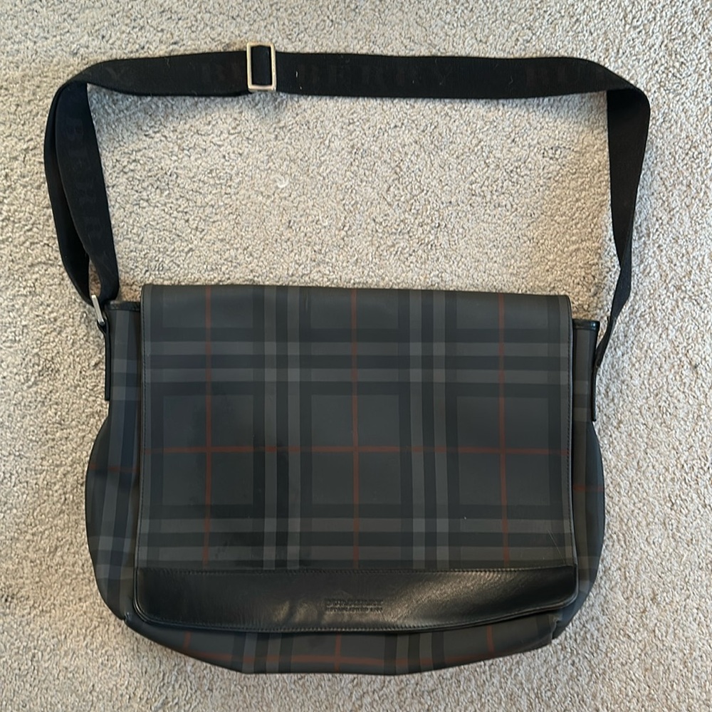 Burberry Nova Check Messenger Bag Vintage